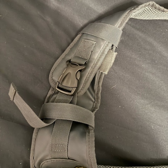 Animal carrier- shoulder- wacky paws - Picture 6 of 8